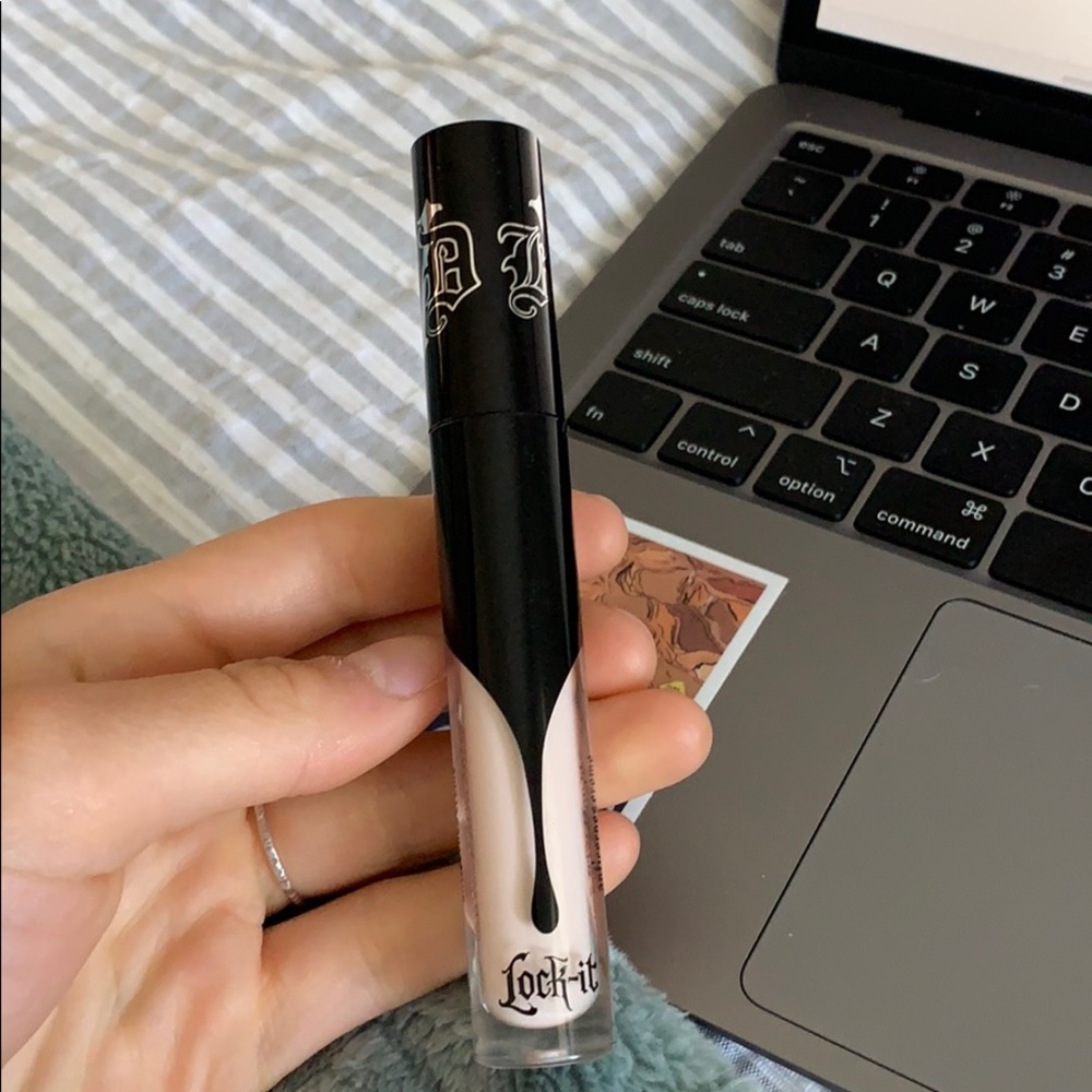 Brand new Kay Von De concealer shade L1 Nuetral.
